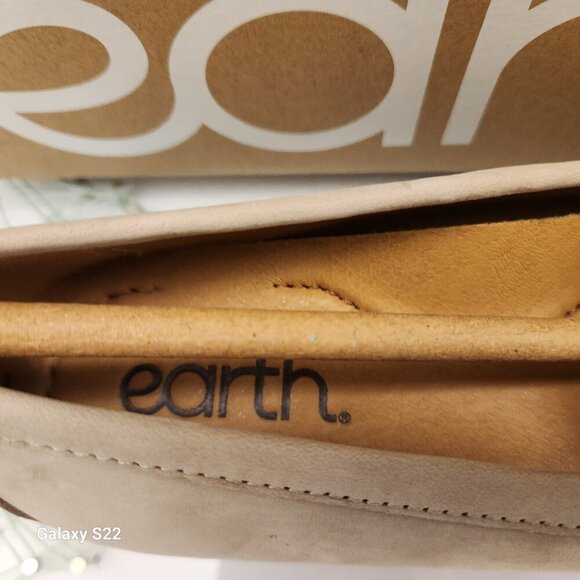 Earth "Carmen" Loafers. NIB. Size 5. Color is called Light Natural - Picture 3 of 10